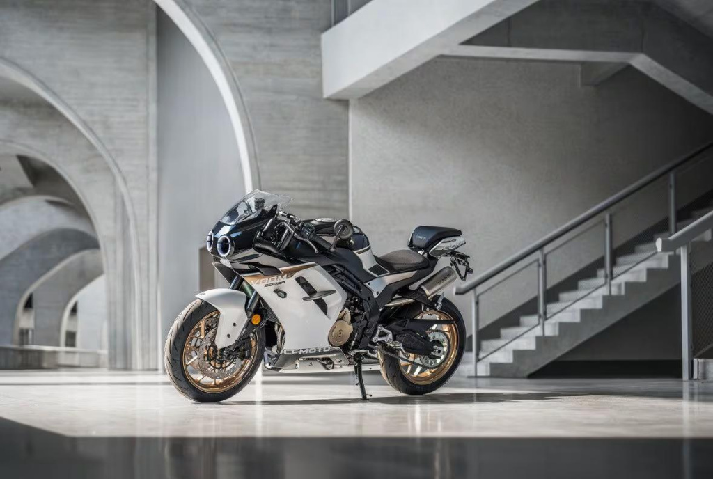 CFMoto-500SR-Voom-01.jpg